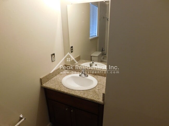 Building Photo - Updated 3bd/1.5ba Rancho Cordova Duplex
