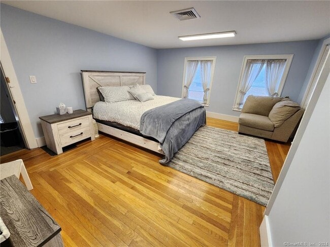 Building Photo - 115 N Main St