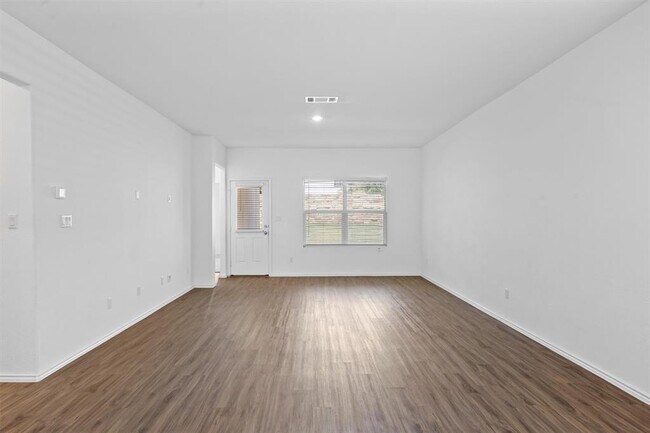 Building Photo - 1613 Brueggerhoff Rd