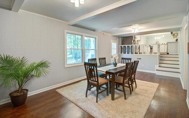 Building Photo - 403 Fairington Dr