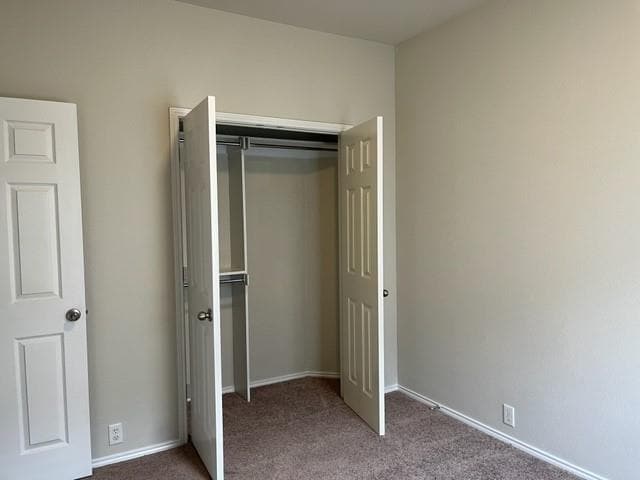 Building Photo - 3818 English Oak Dr