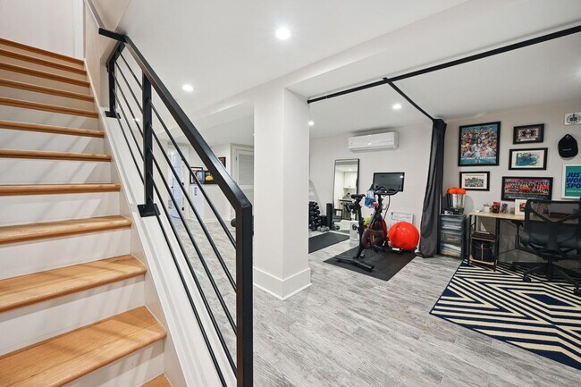 Building Photo - FURNISHED style in NoMA with Garage Parking