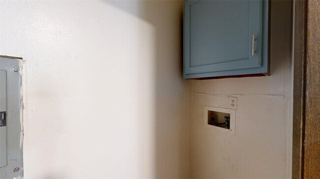 Building Photo - 1002 Verde Dr