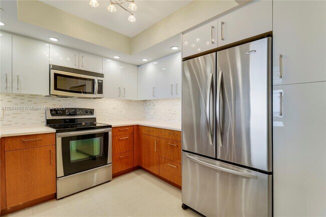 Building Photo - 3000 N Ocean Dr