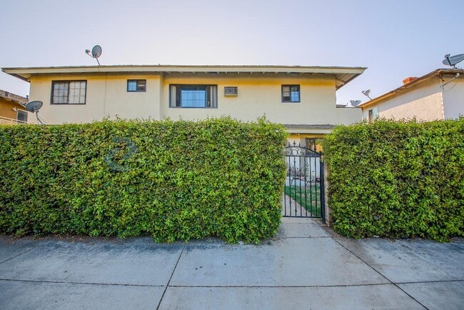 Building Photo - 349 N Vecino Dr
