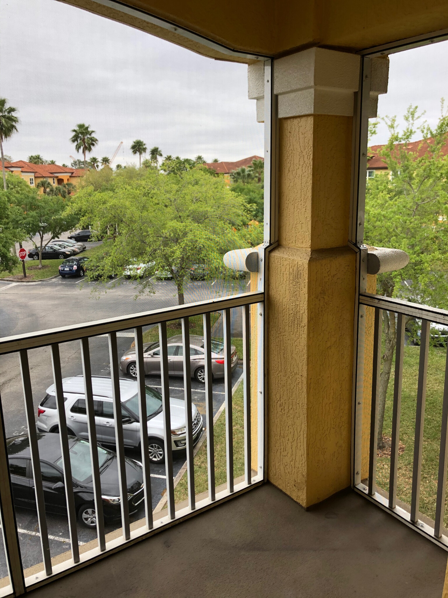 Building Photo - 5475 Vineland Rd