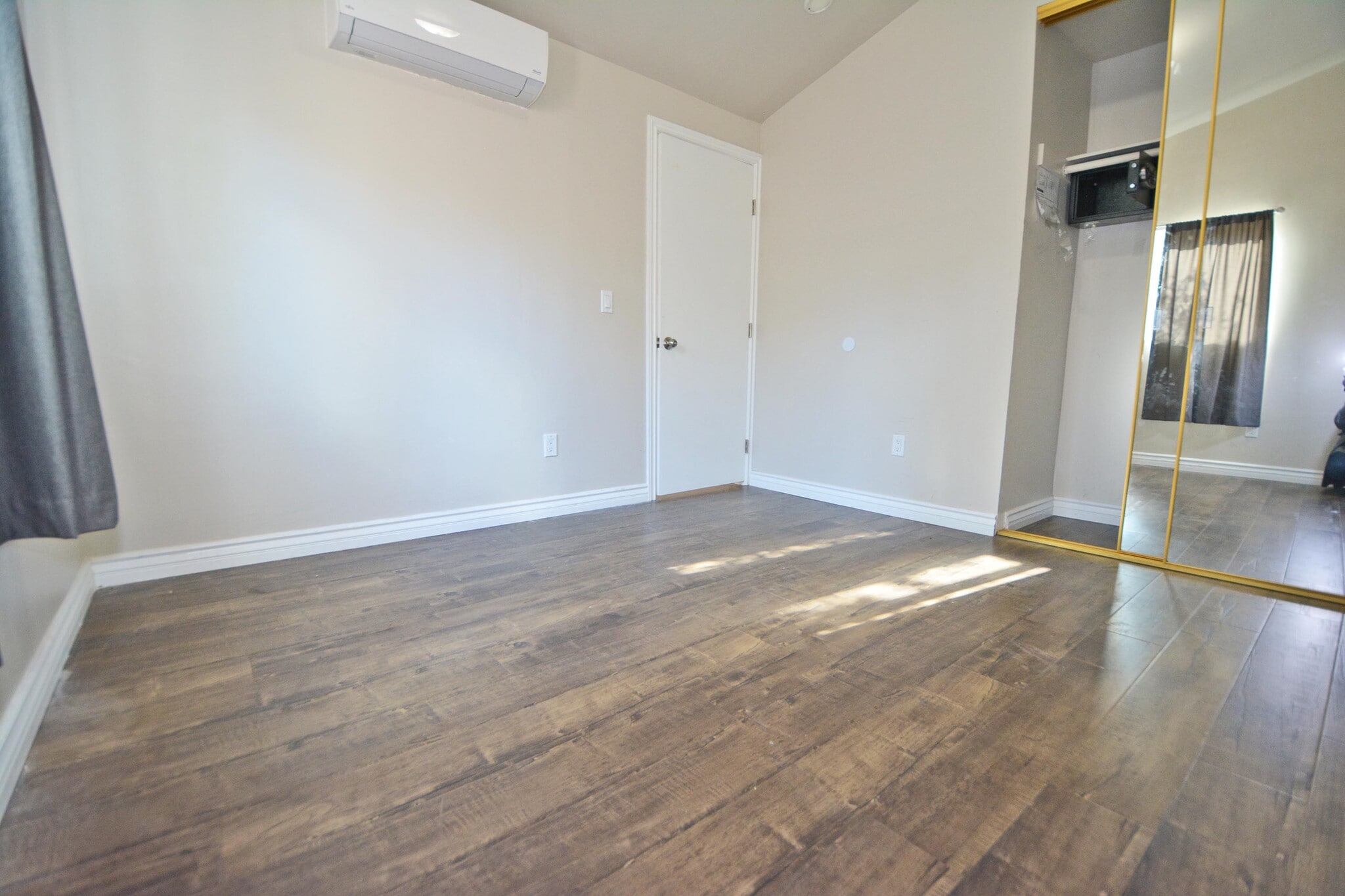 Building Photo - 9616 Gerald Ave