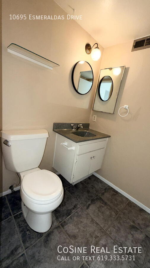 Building Photo - 10695 Esmeraldas Dr