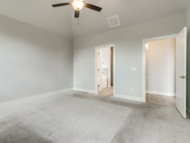 Building Photo - 14525 Rochefort Ln