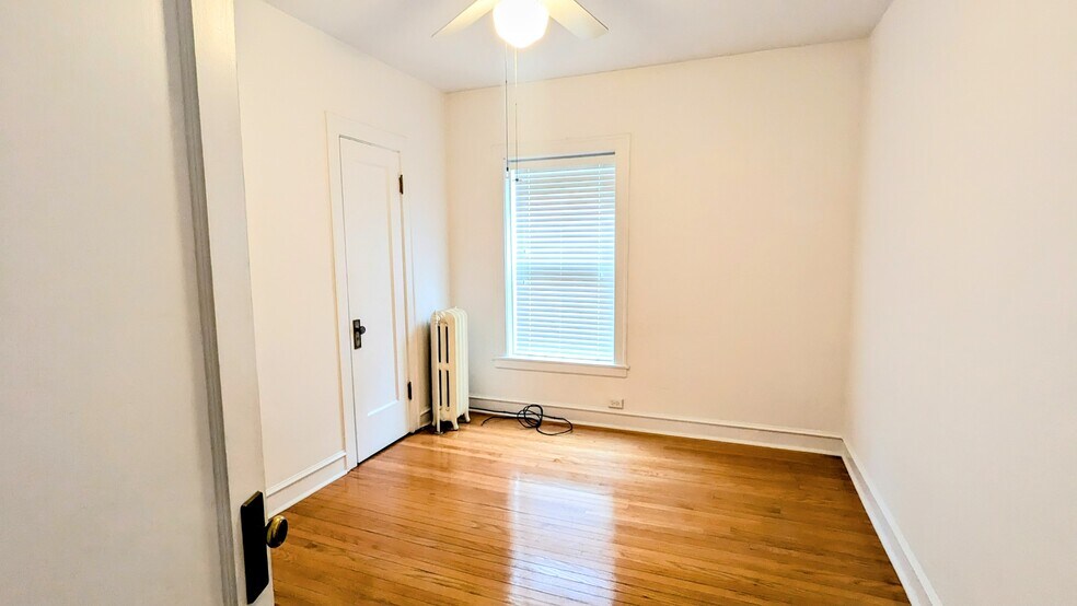 Building Photo - 4011 N Avers Ave