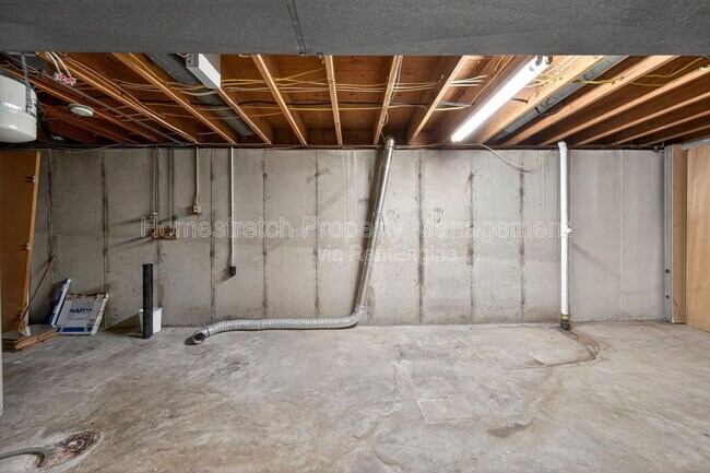 Building Photo - 2060 Loveland Dr