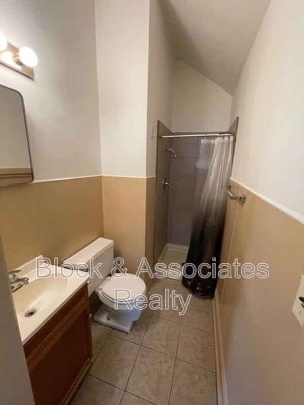 Building Photo - 133 E Academy St