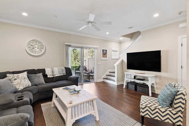 Building Photo - 807 Mariners Cir