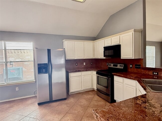 Building Photo - 5218 Hill Timbers Dr