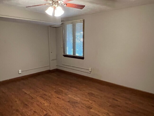 Building Photo - 3511 E Cinnamon Pl