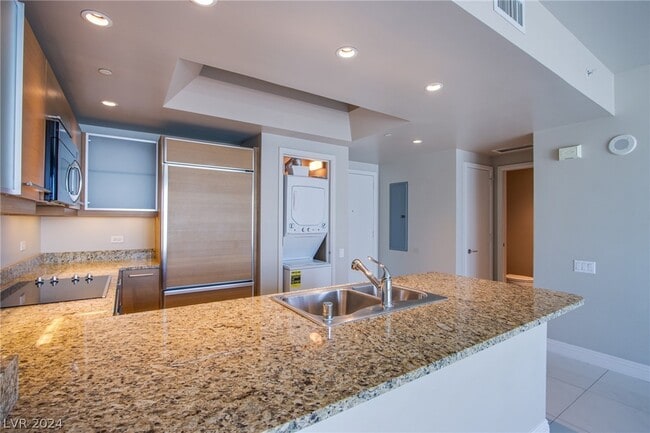 Building Photo - 222 Karen Ave