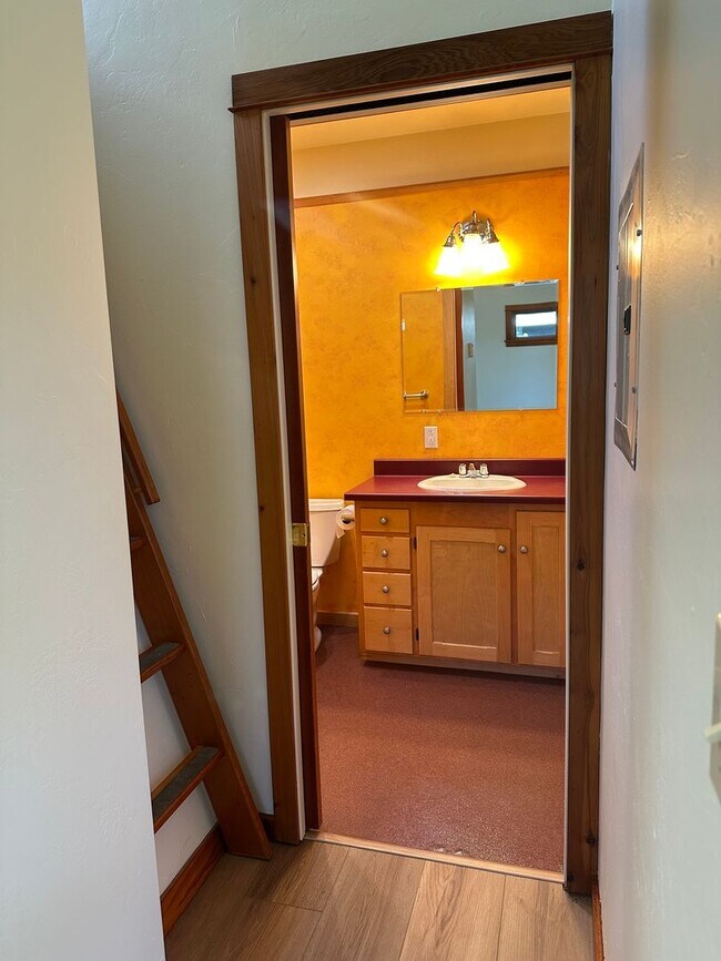 Building Photo - Charming Studio Loft in Arcata – Close to Plaza & Cal Poly Humboldt