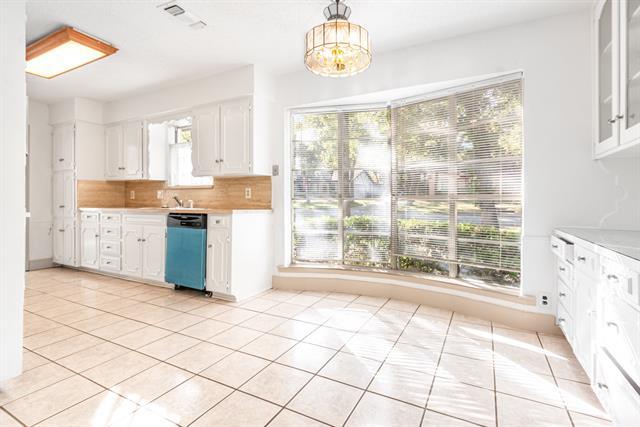 Building Photo - 210 Oak Forest Trail