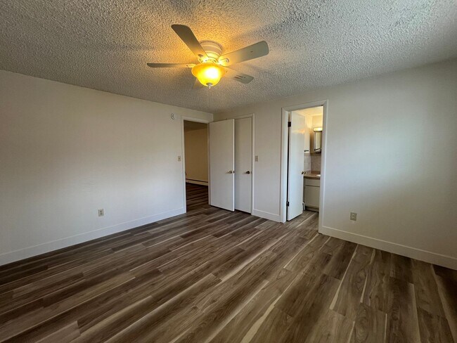 Building Photo - 10th Street Square Apartments