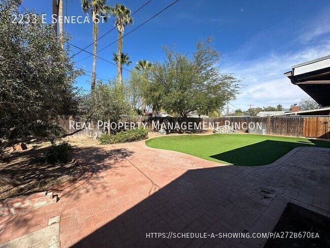 Building Photo - 2233 E Seneca St