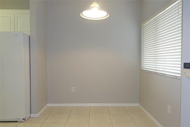 Building Photo - 7755 Yardley Dr