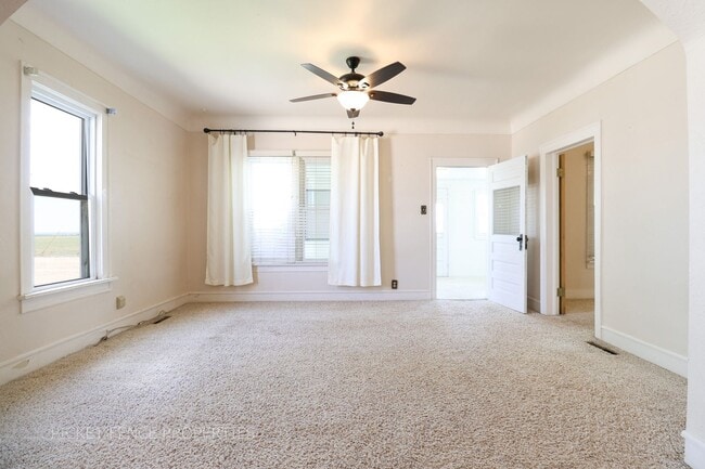 Building Photo - Charming 3-bedroom, 2-bathroom Home