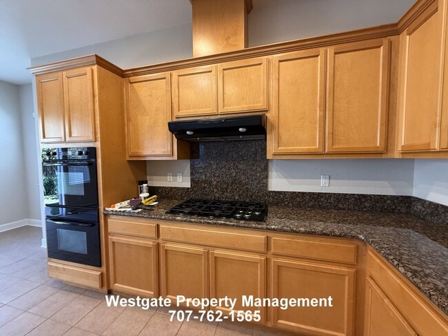 Building Photo - 1708 Southridge Dr