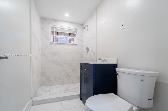 Building Photo - 1537 Jefferson Ave