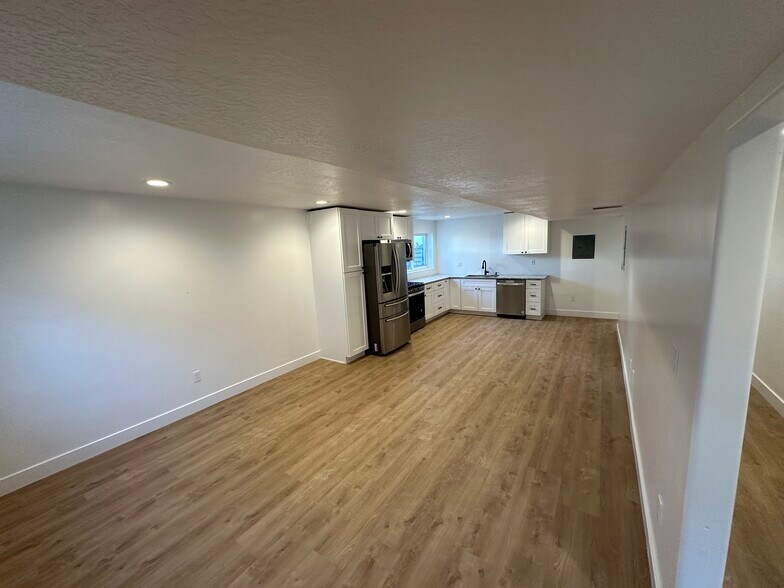 Building Photo - 2906 S 1550 W