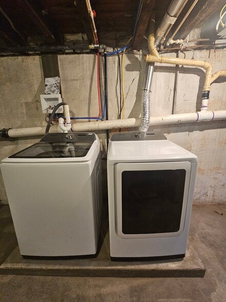 Building Photo - 1650 Mineral Spring Rd