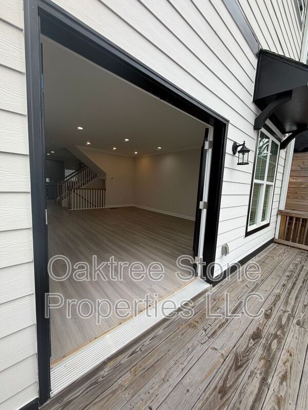 Building Photo - 1996 Main St NW