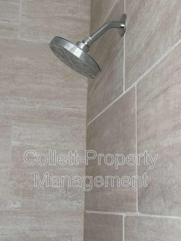 Building Photo - 1924 E 123rd St