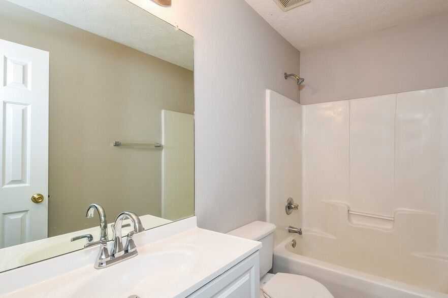 Building Photo - 3082 Sentinel Cir