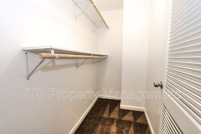 Building Photo - 4222 Crestline Ave