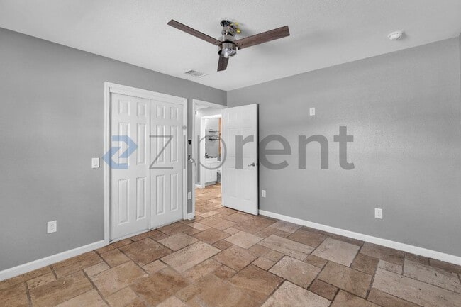 Building Photo - 508 Garden Dr N