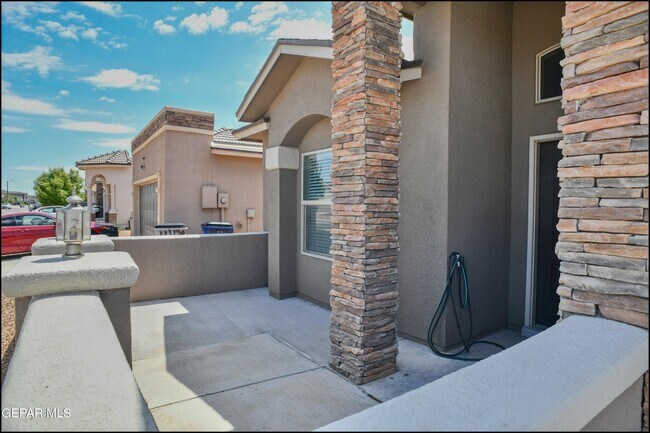 Building Photo - 14176 Charles Pollock Ave