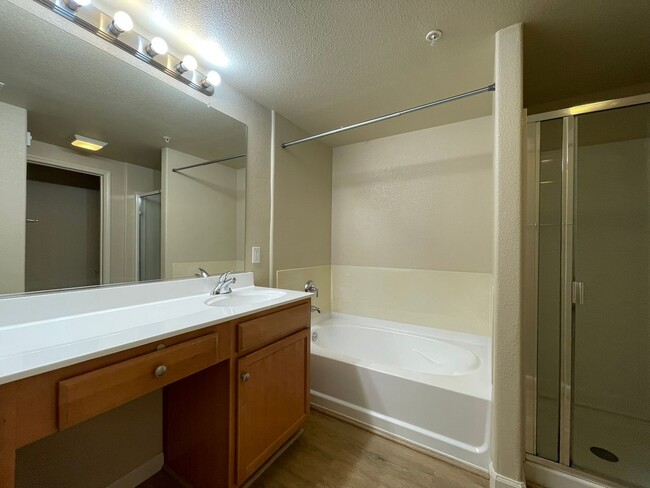 Building Photo - Vessona: Desirable Gated Community: 2bdrm 2bath with Loft!