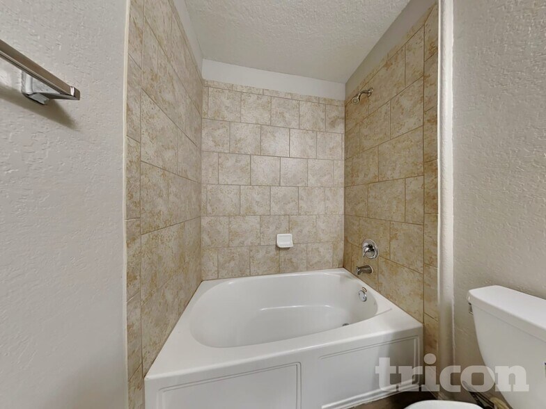 Building Photo - 8406 Chalk Hill Cove