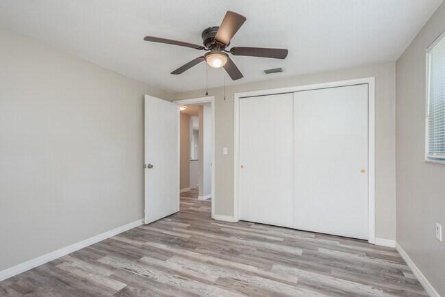 Building Photo - 5646 Festivo Dr