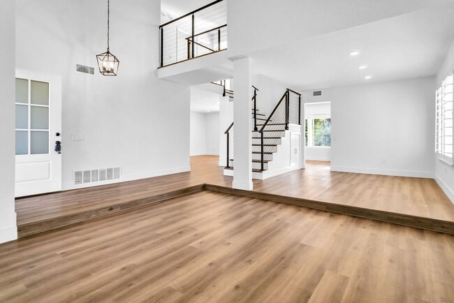 Building Photo - Beautiful single family home in Rancho Penasquitos! Available immediately!