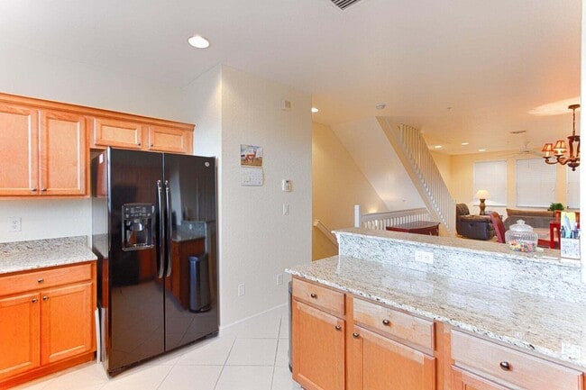 Building Photo - 660 Amador Ln