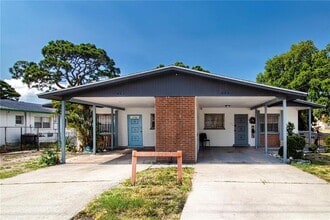 Building Photo - 816 63rd Ave W