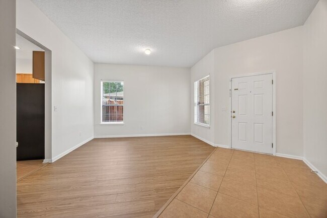 Building Photo - 4213 Victoria Lakes Dr W