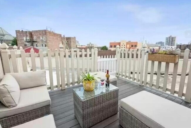 Building Photo - 416 63rd St