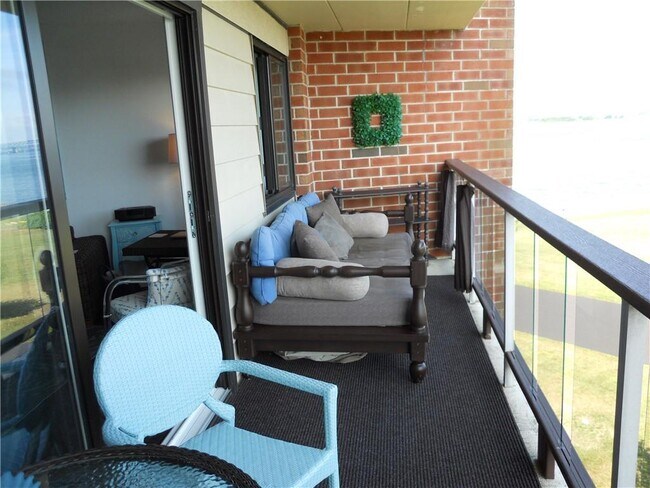 Building Photo - 1303 Capella S