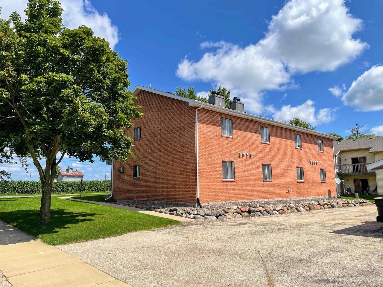 Building Photo - 931 E Holum St