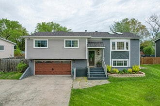 Building Photo - 7215 Larchwood Ln