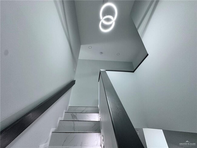 Building Photo - 21 Sunset Dr