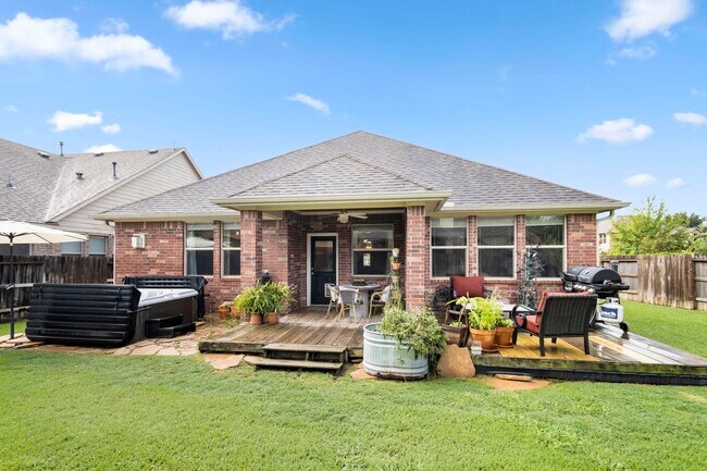 Building Photo - 18918 Cove Mill Ln