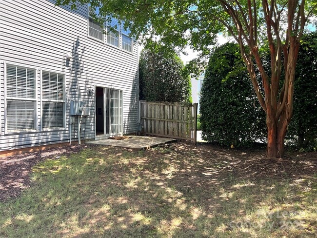 Building Photo - 15022 Northsprings Dr